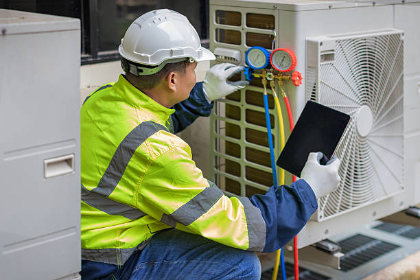 Professional Hvac technician working in Liberty Center, IN